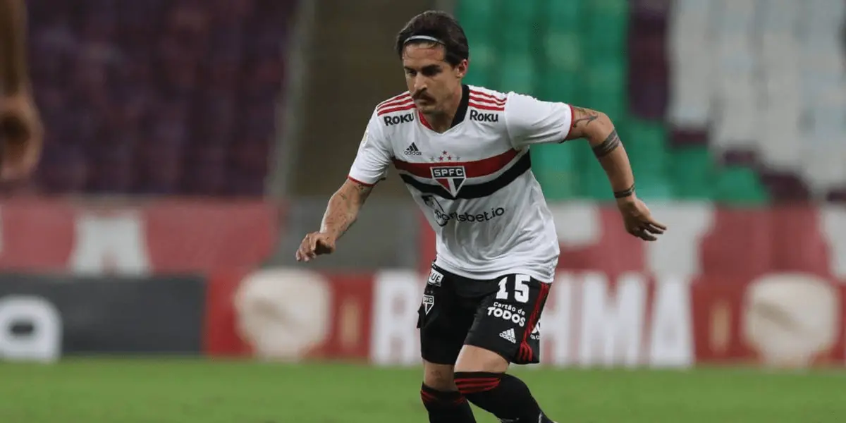 Meia do São Paulo publicou imagem do novo visual em sua rede social