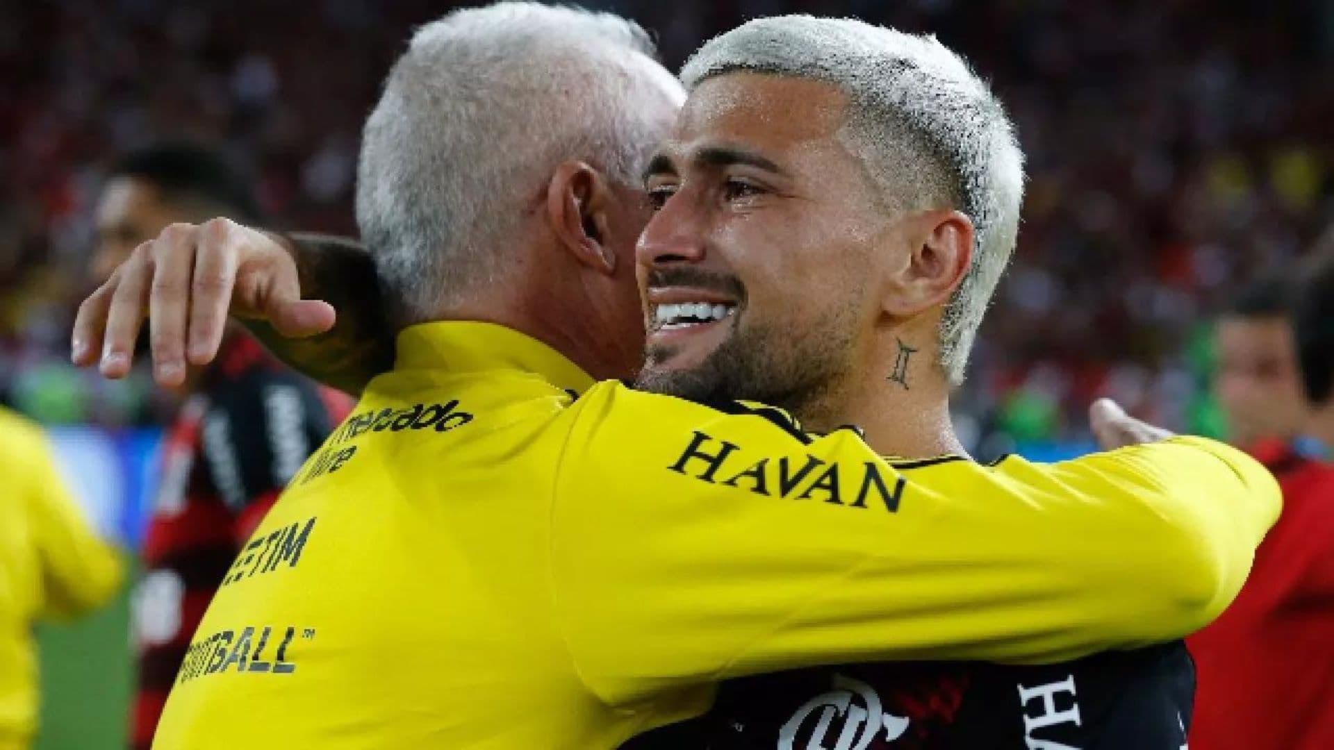 Meia foi agraciado com o título de cidadão fluminense por sua passagem no Flamengo