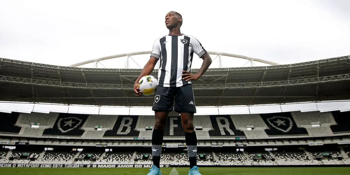 Meia foi apresentado com muita expectativa e falou sobre a mudança