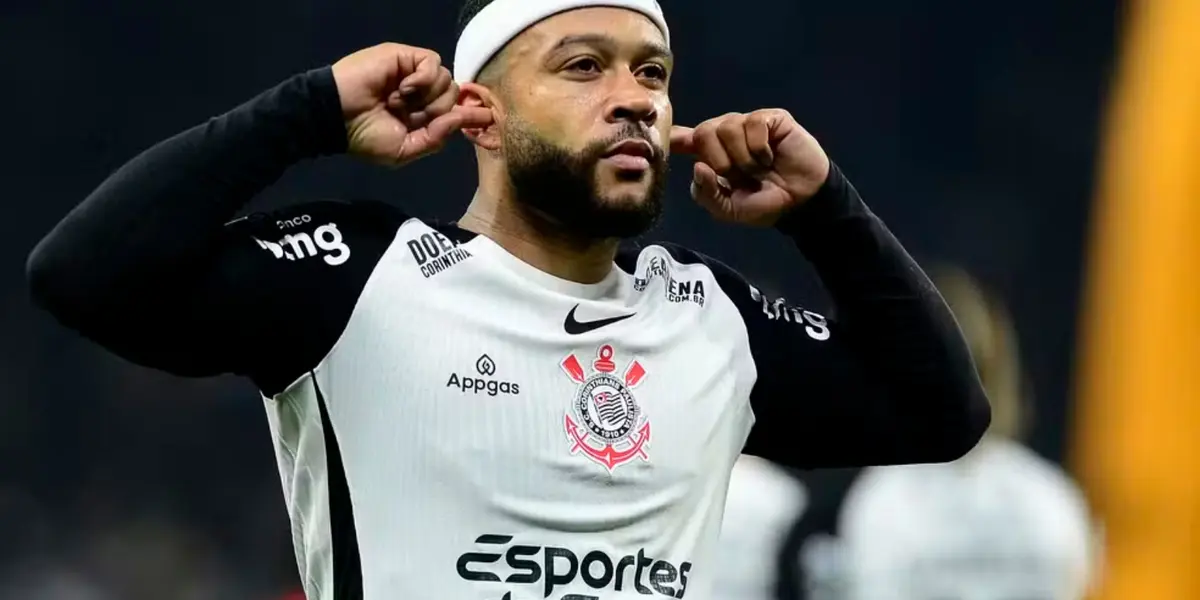 Memphis Depay será adversário do Flamengo na Supercopa. Foto: Marcos Ribolli