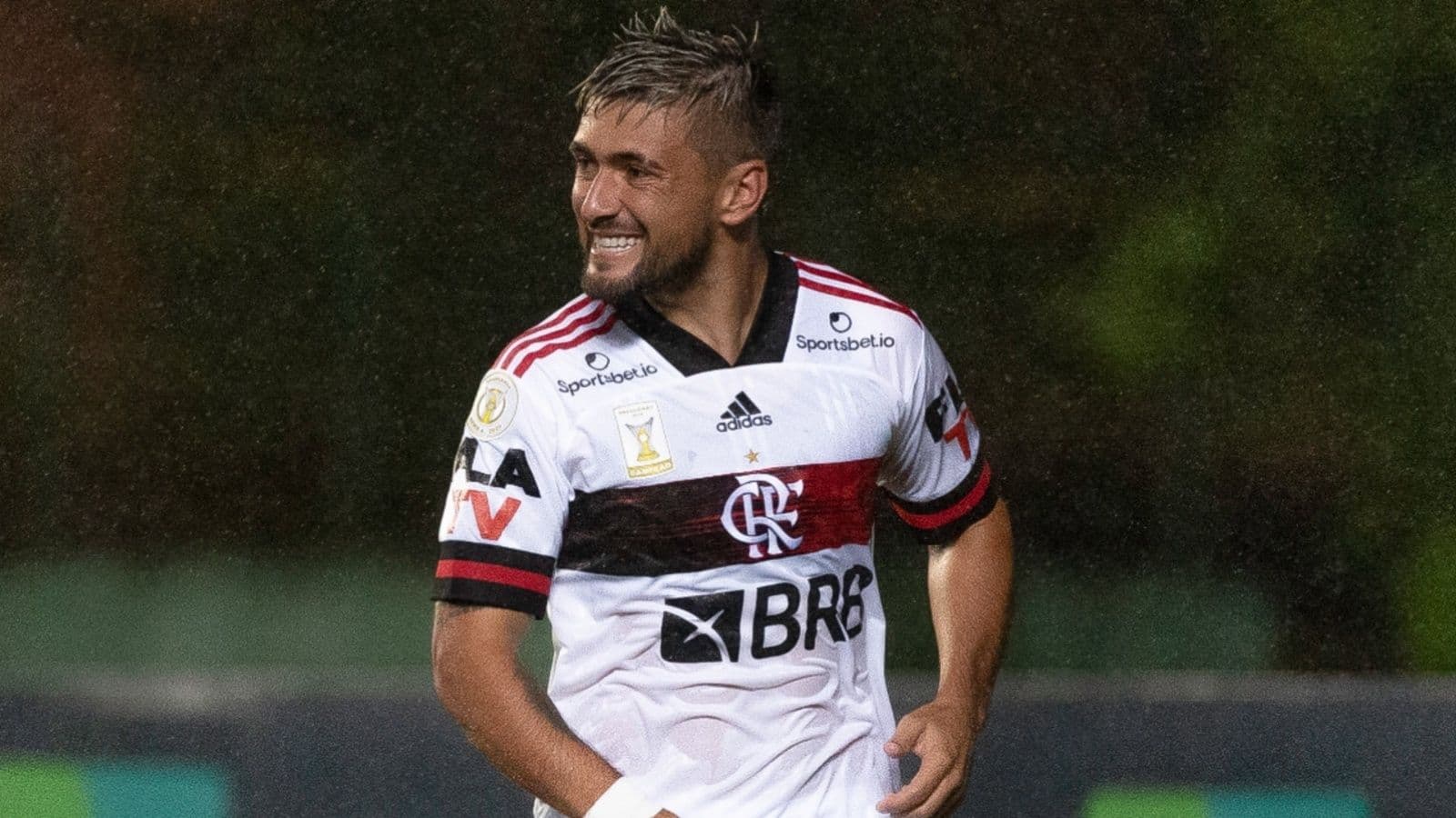 Mengão está atrás de um novo meia para o clube