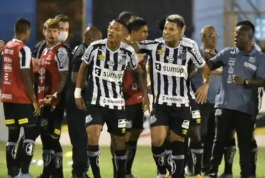 Mesmo com os protestos da torcida, jogador foi titular e tem a confiança do novo técnico