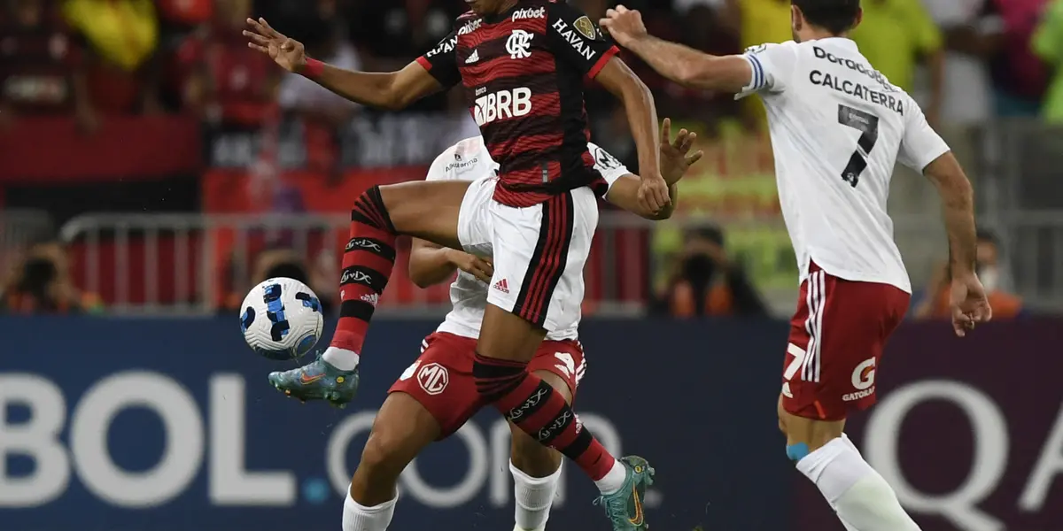 Mesmo vencendo, nomes importantes do Flamengo lidam com críticas da torcida no Maracanã