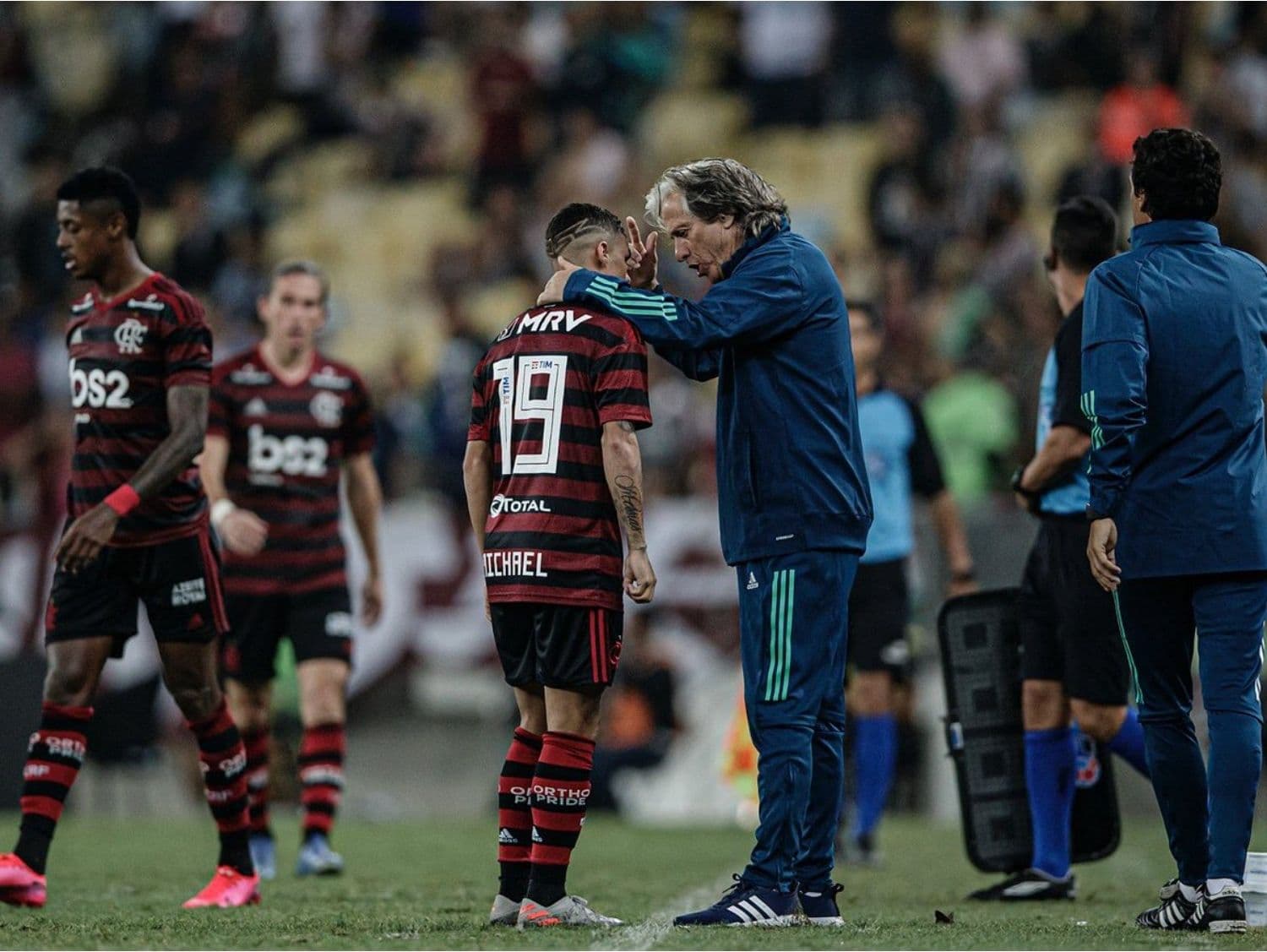 Michael esteve perto de desistir do Flamengo e abandonar o futebol e fez revelação sobre Jorge Jesus que mudou sua vida