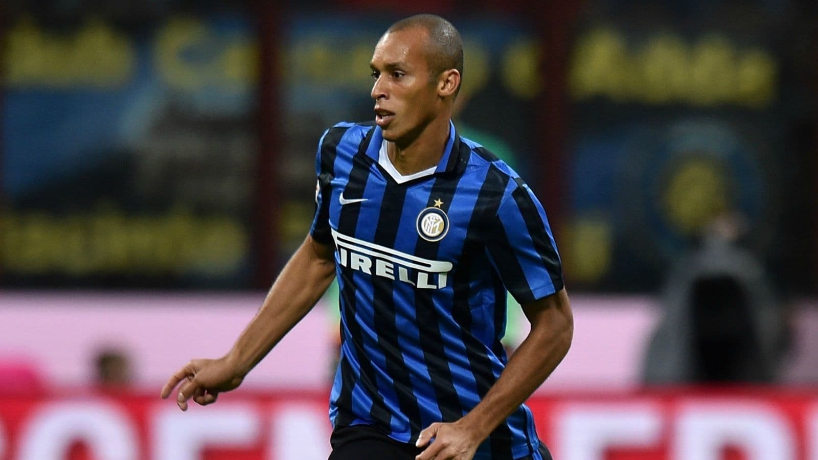 Miranda decidiu voltar ao clube onde jogou entre 2006 e 2011, ano em que foi transferido para o Atlético de Madrid