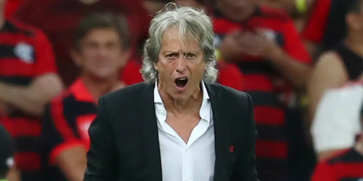 Mister leva flamenguistas à loucura após mudança em rede social e crise no Benfica