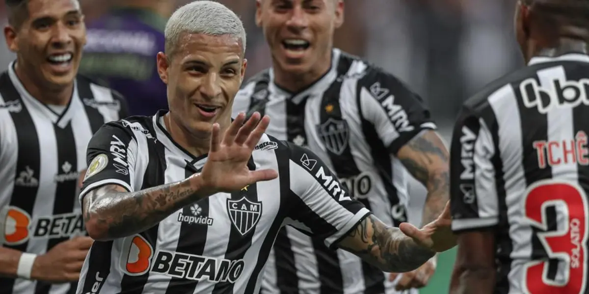 Muito querido pela torcida, Ademir vai dando a vitória ao Galo no Equador contra o Emelec.