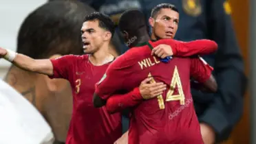 Não apenas o brasileiro está enfrentando problemas por ter supostamente cometido um crime