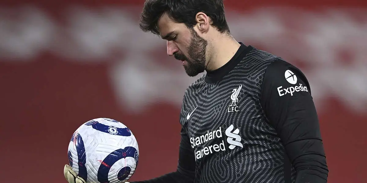 Natália Loewe, una bela médica que é esposa de Alisson Becker