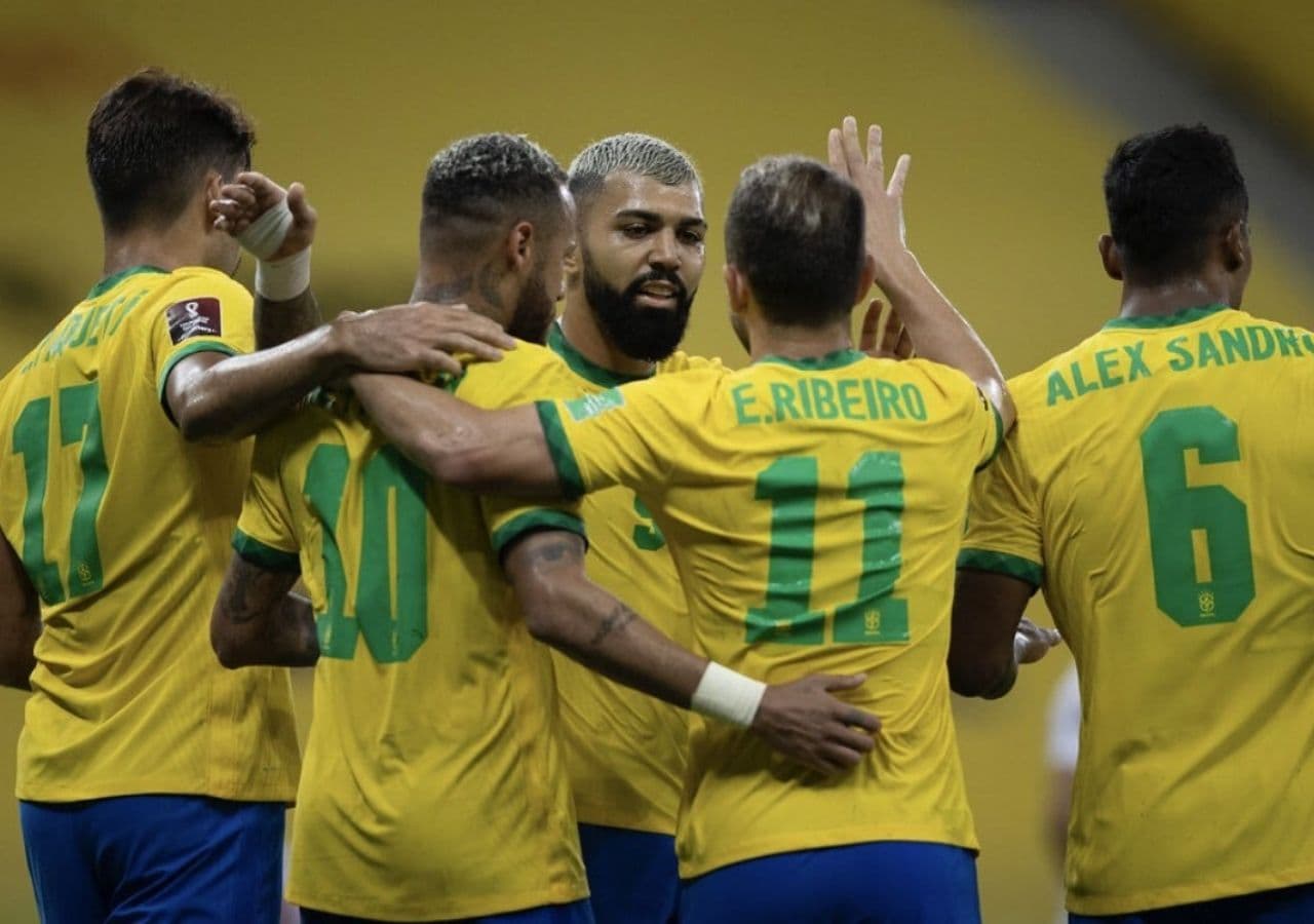 Nem todo mundo da seleção brasileira é a favor do Flamengo e por muito pouco Gabigol e Éverton Ribeiro não foram convocados