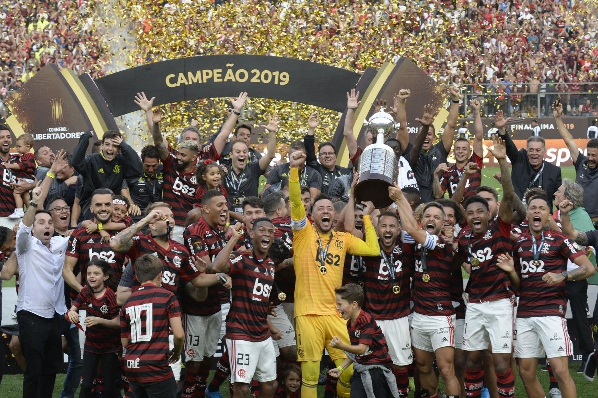 Nesta quarta-feira (19/04/2023), o São Paulo anunciou a demissão de Rogério Ceni como técnico do clube, e agora ele pode voltar a treinar