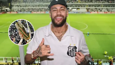 Neymar e a taça do Campeonato Paulista