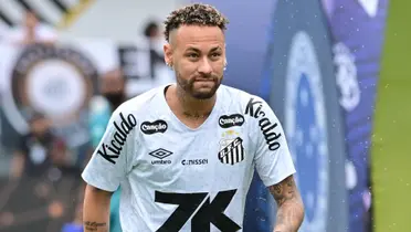 Neymar em partida pelo Santos. Foto: Jota Erre/AGIF