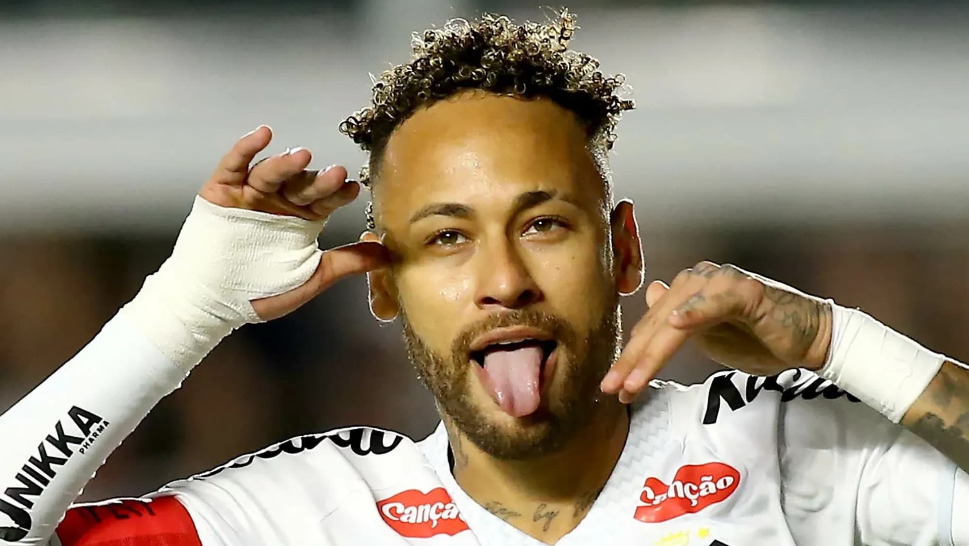 Neymar em partida pelo Santos. Foto: Mauricio De Souza/AGIF
