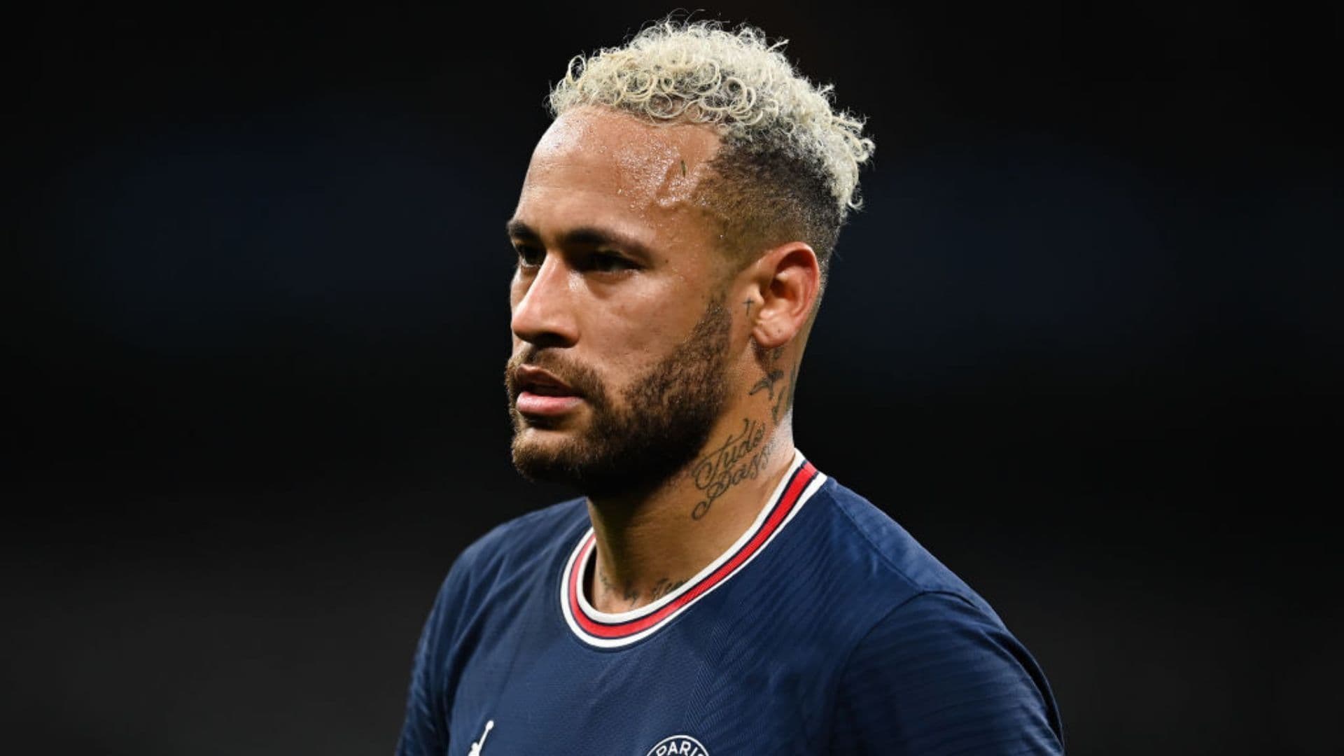 Neymar parce estar revoltado com o que fez a sua mãe nos últimos dias