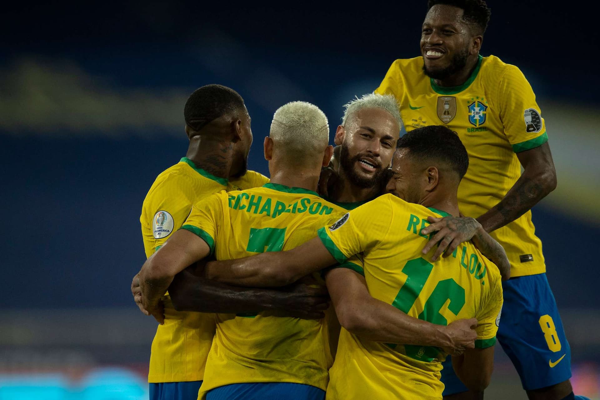 Neymar pede dupla de ataque ao PSG