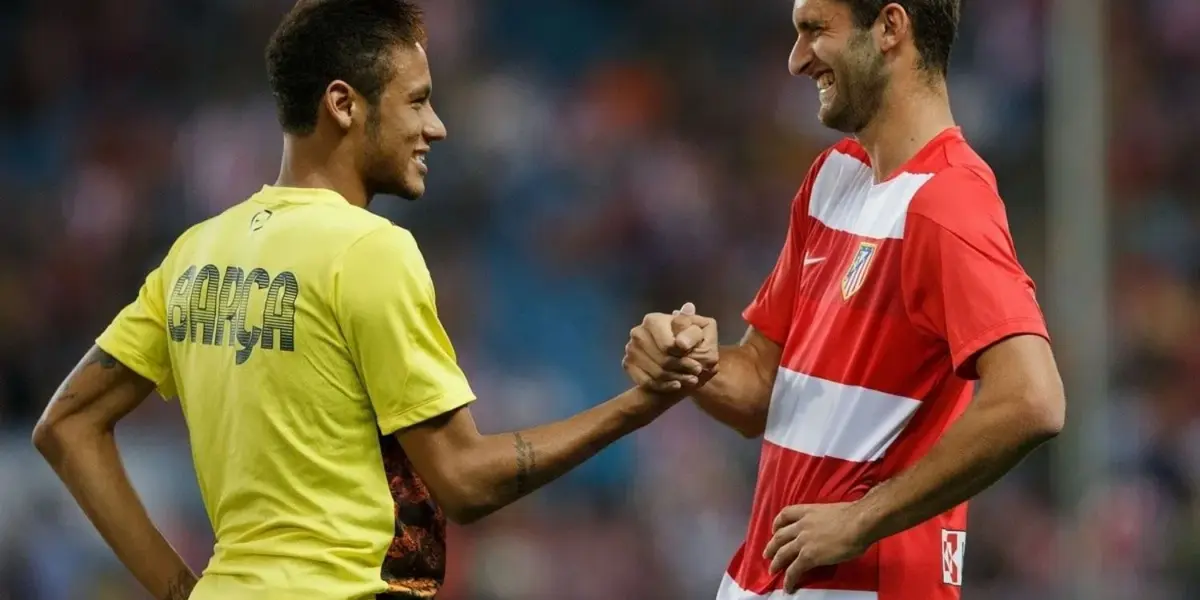 Neymar surpreendeu ao participar da apresentação do atacante Léo Baptistão no Santos