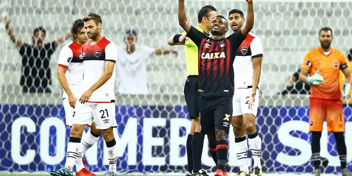 Nikao tinha feito isso com o Internacional, mas os gaúchos duvidaram e o Tricolor fechou sua incorporação rapidamente