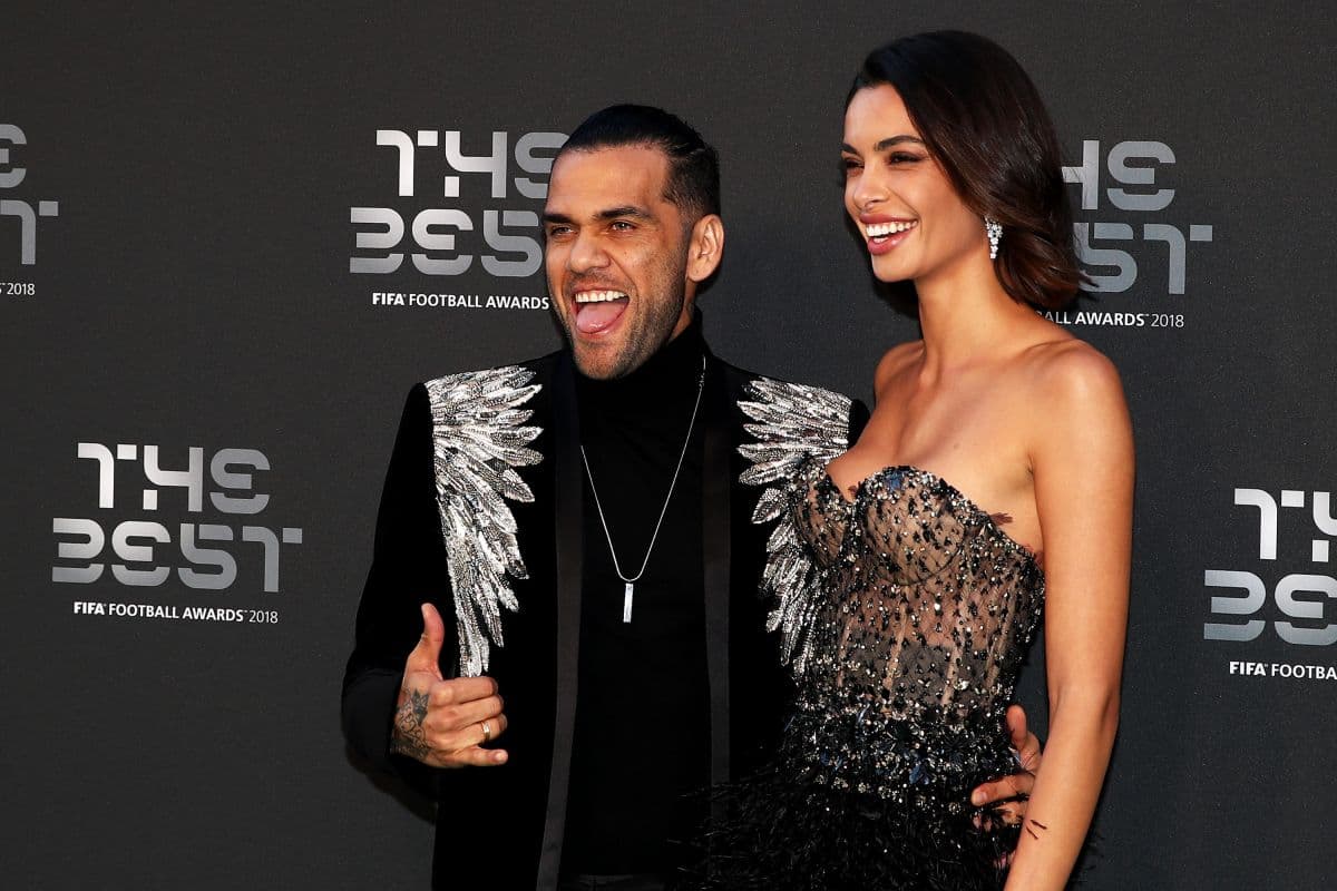 No fim de 2022, o jogador de futebol Daniel Alves foi acusado de ter relações não consentidas com uma jovem em uma boate em Barcelona, o que causou grande repercussão na mídia