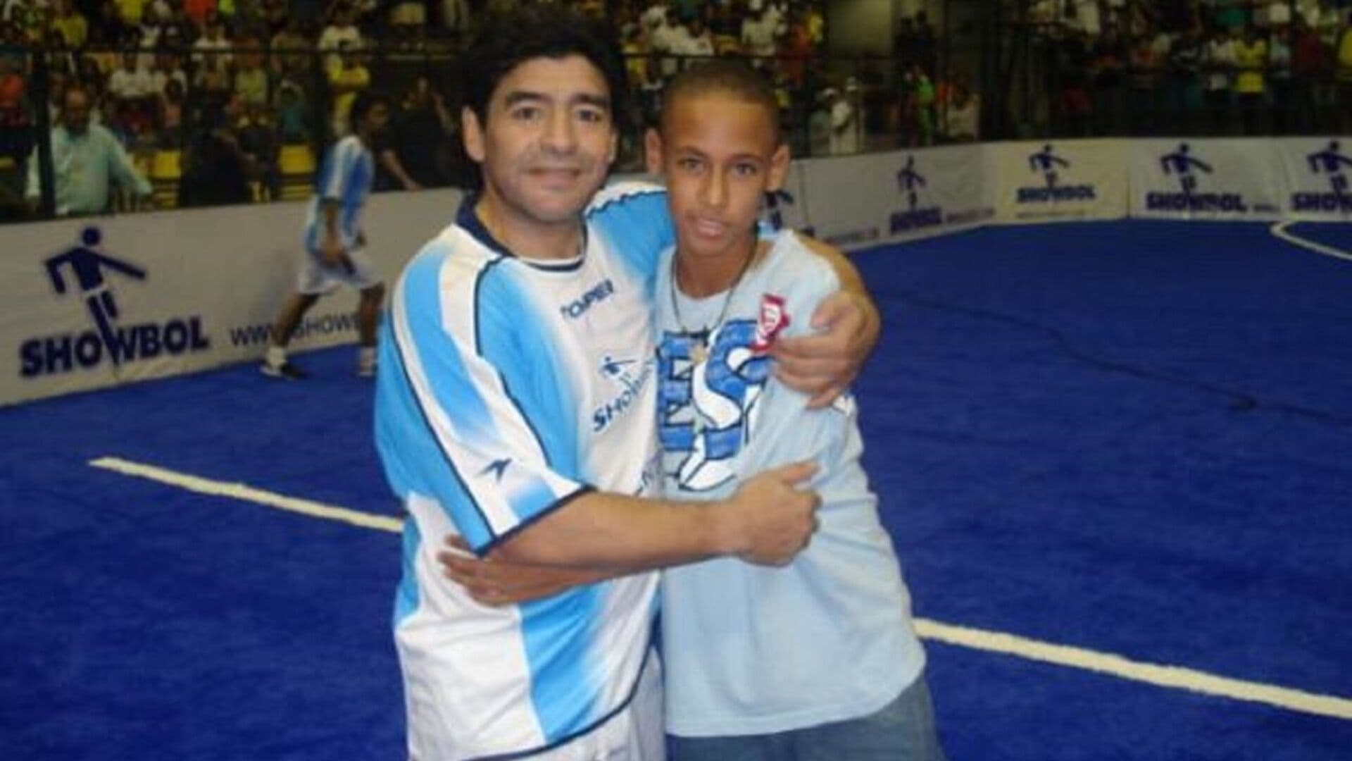 No fim de novembro, o mundo relembra a chocante morte de Diego Maradona, que completa dois anos