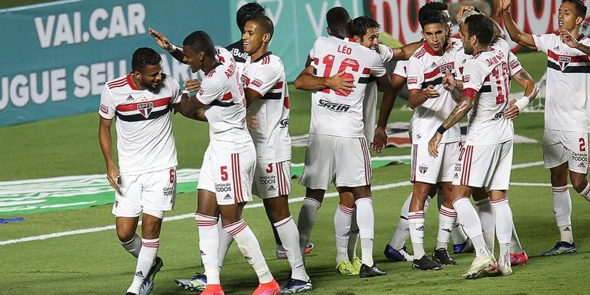 No jogo em andamento pela segunda rodada do Campeonato Brasileiro 2023, no Estádio do Morumbi, o São Paulo está vencendo o América-MG