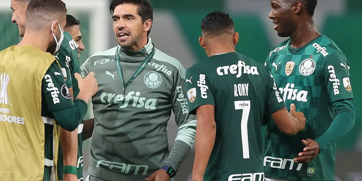 No treino de hoje de ontem (14), Abel de reuniiu ocm o elenco palmeirense