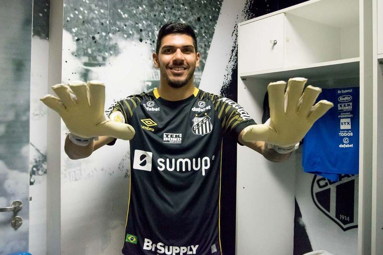 Novo goleiro pode custar caro aos cofres do Flamengo