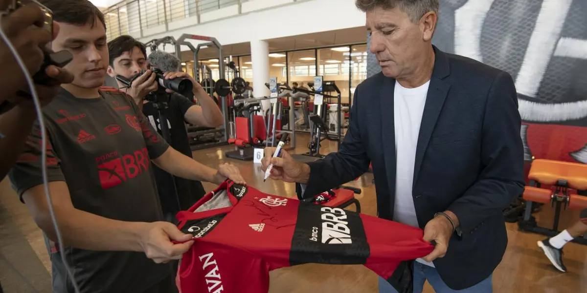 Novo treinador do Flamengo, Renato Portaluppi faz mudanças na equipe