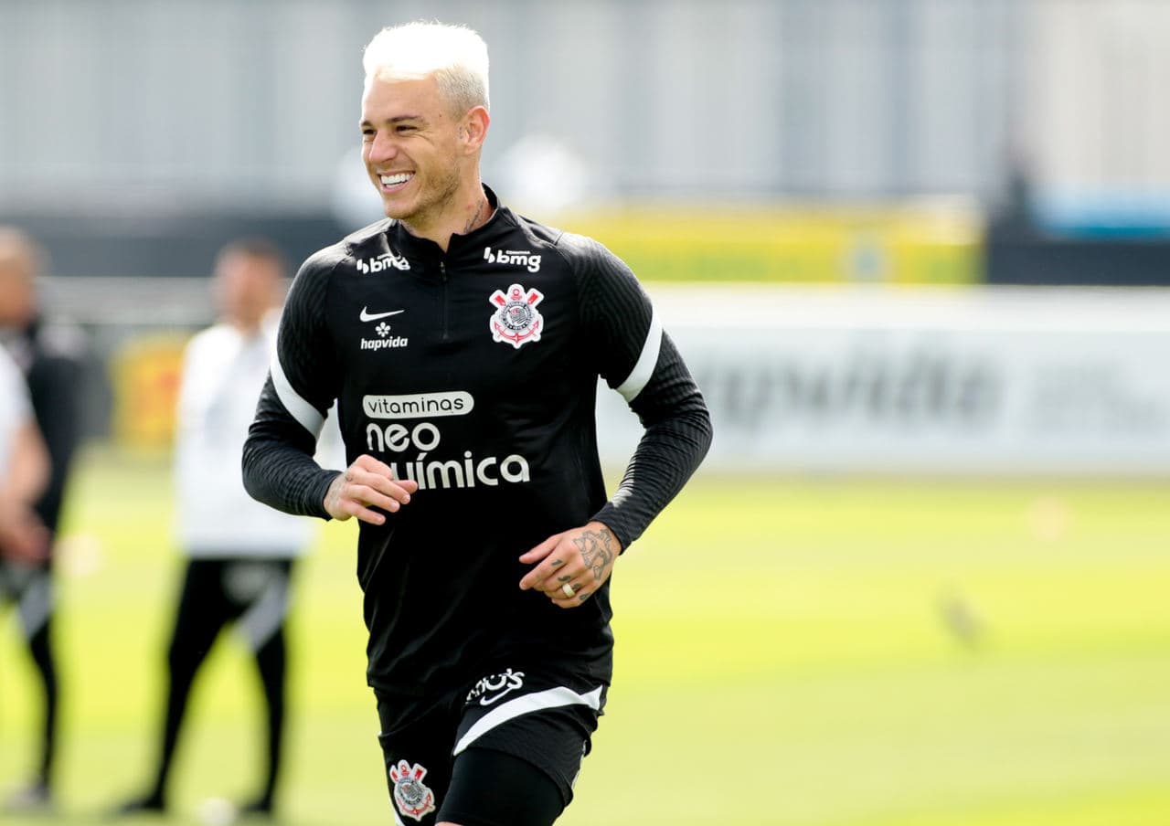 Novos números de Willian e Róger Guedes foram anunciados na festa de aniversário do Corinthians e um deles chamou a atenção