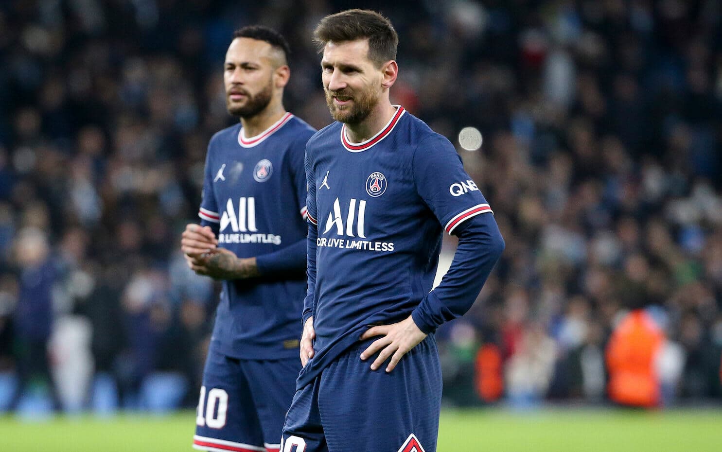 O '10' do Paris Saint-Germain fatura 4,1 milhões de euros por mês. Messi e Mbappé completam o pódio dos mais bem pagos.