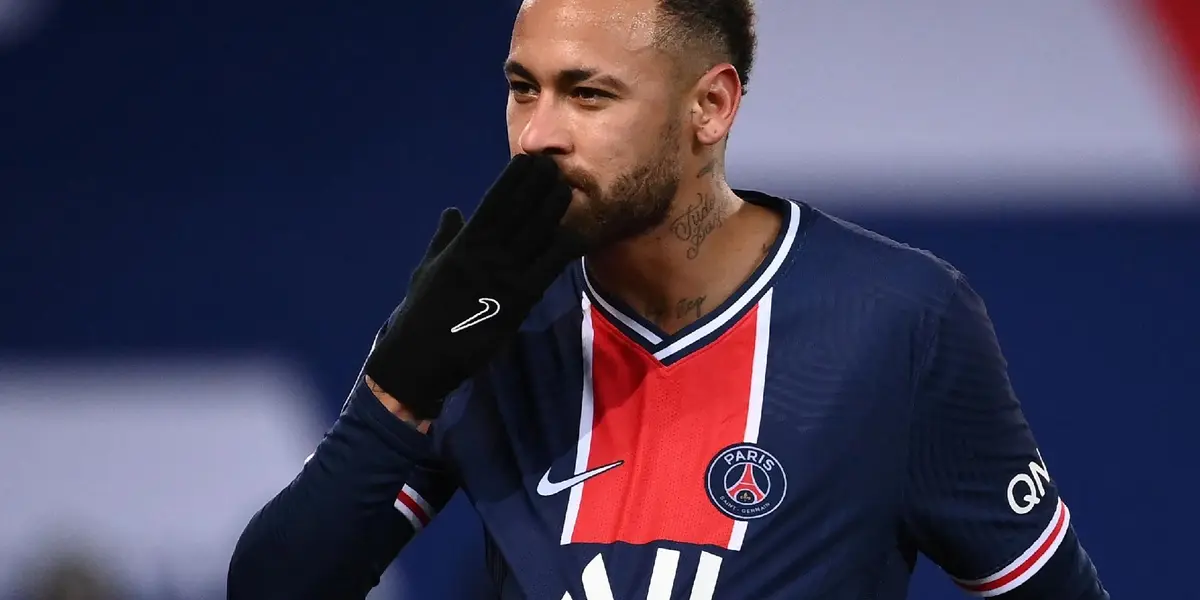 O atacante brasileiro apareceu em entrevista coletiva na prévia da segunda semifinal da Liga dos Campeões, no Parc des Princes. "Estou feliz em Paris", disse o jogador de futebol