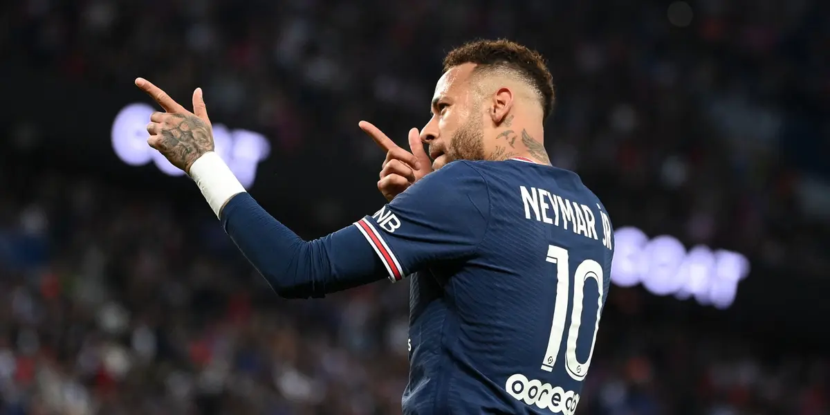 O atacante contou o momento em que se tornou torcedor do "Flá" quando o clube brasileiro venceu a competição continental. "Foi como se eu tivesse participado do título", disse.