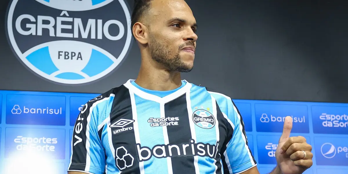 O atacante dinamarquês quer fazer Luis Suárez esquecer Luis Suárez