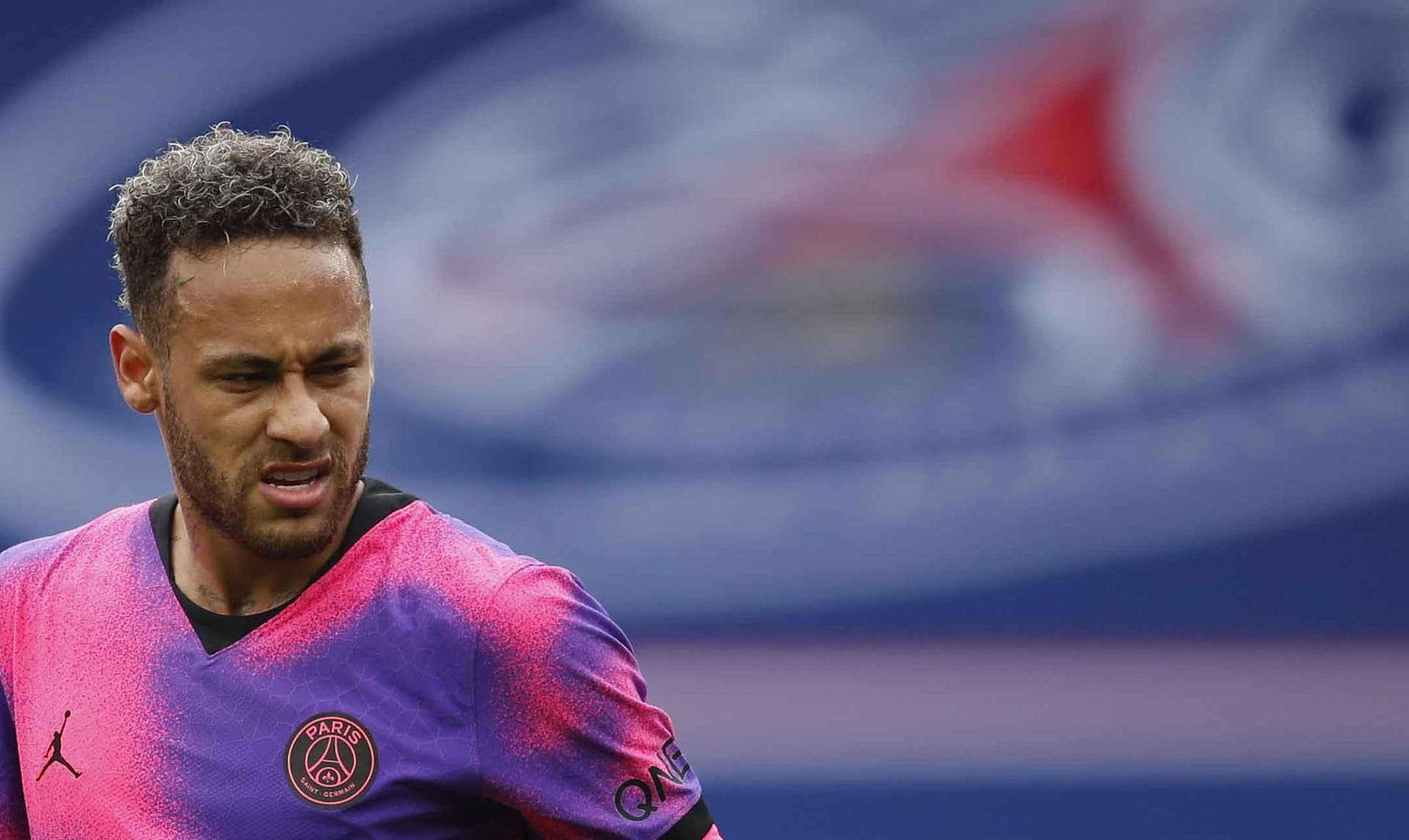 O atacante do PSG está no Brasil, com autorização do PSG, comemorando as festas e dando continuidade à recuperação do tornozelo. Você acaba de receber as chaves de sua tão esperada mansão.