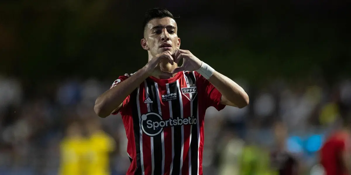 O atacante Pedrinho, do São Paulo, pediu afastamento do clube nesta sexta-feira, após ser acusado pela ex-namorada, Amanda Nunes