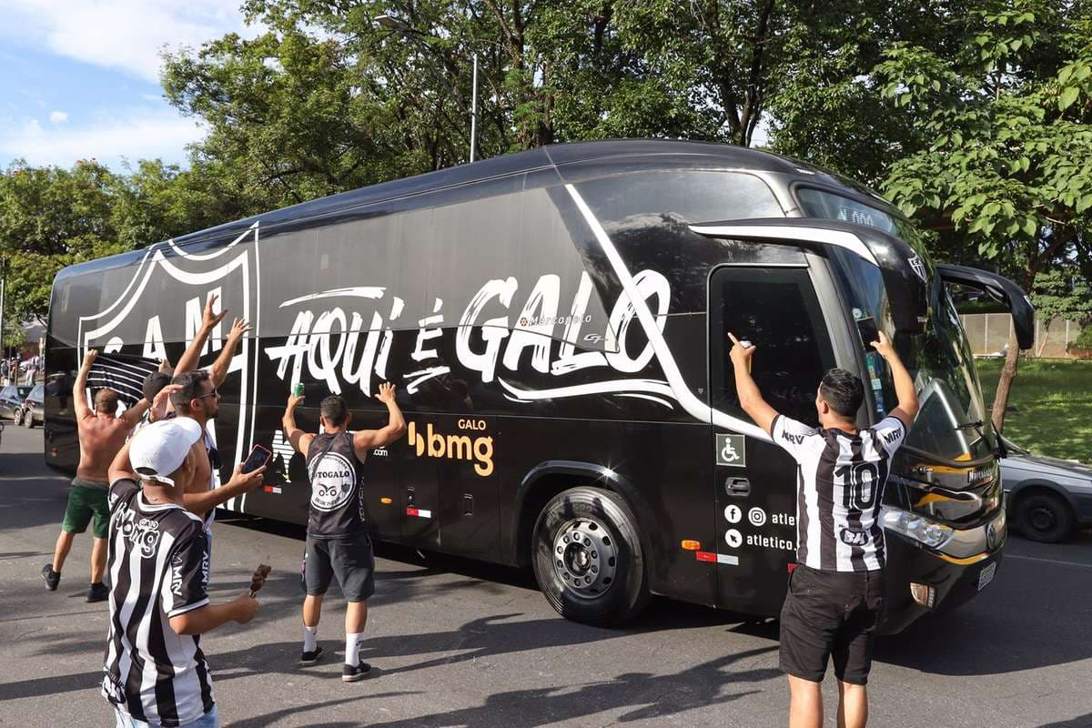 O Atlético Mineiro, ao chegar ao estádio, sofreu um contratempo.