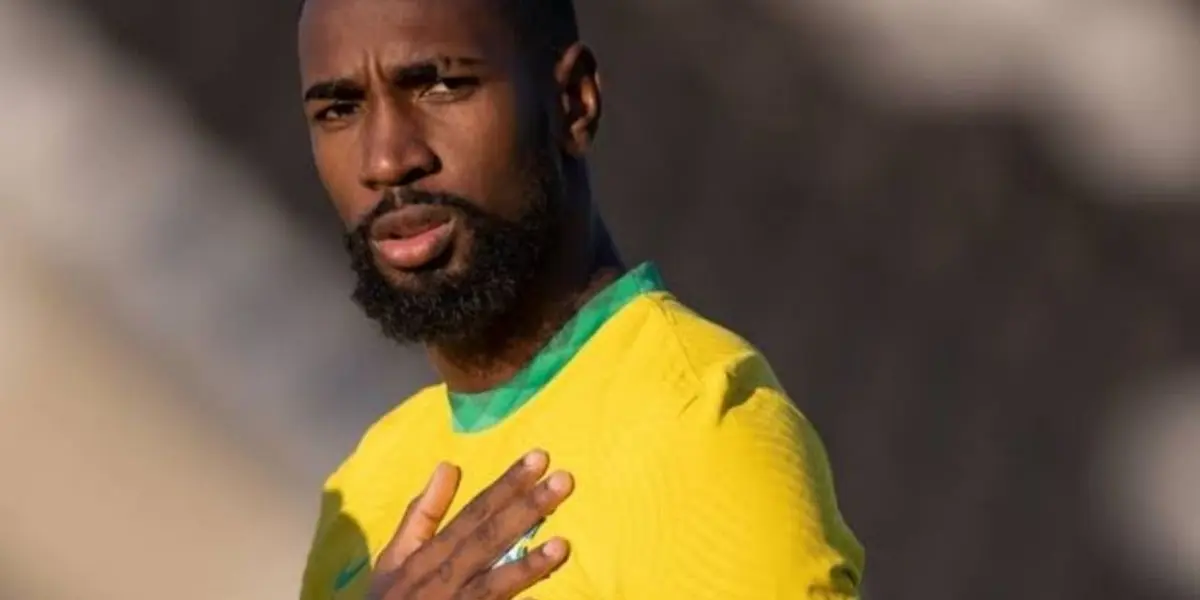 O Brasil enfileirou mais uma vitória nas Eliminatórias, mas torcedores do Flamengo não suportam o técnico da seleção