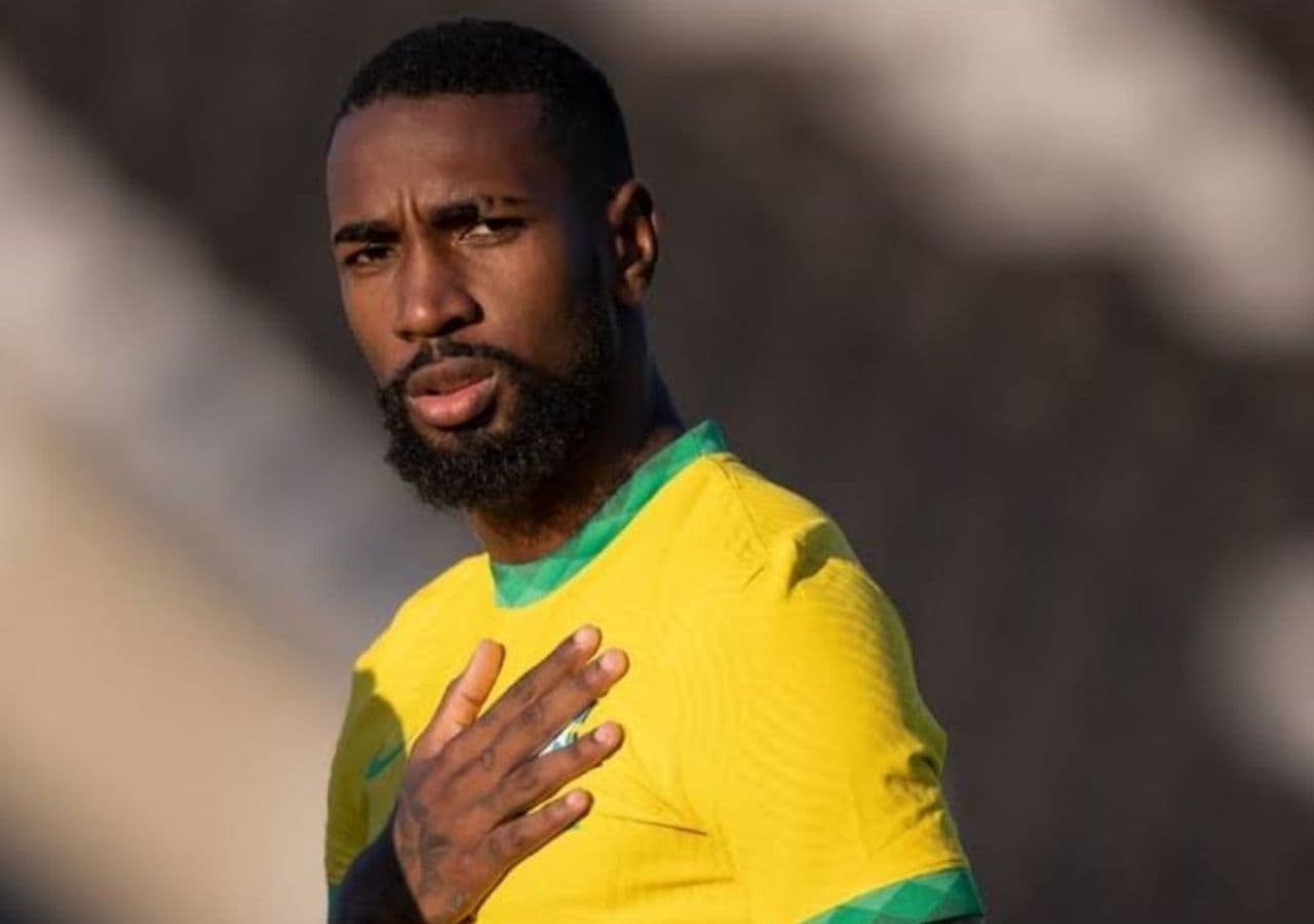 O Brasil enfileirou mais uma vitória nas Eliminatórias, mas torcedores do Flamengo não suportam o técnico da seleção
