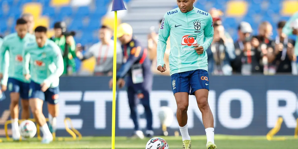 O Brasil enfrenta Marrocos neste sábado, às 19h, e Rony, atacante do Verdão será titular