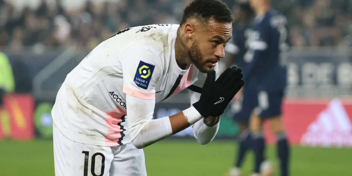 O brasileiro estreou o documentário sobre sua carreira, 'O caos perfeito', no qual revela sua passagem pelo Real Madrid em 2005 e confirma que tentou deixar o Paris Saint-Germain para jogar novamente no Camp Nou.