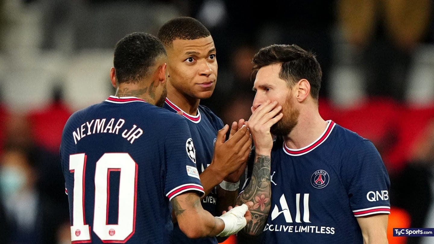 O brasileiro, que volta aos treinos hoje, sofreu as consequências da derrota na Liga dos Campeões e Kylian não gostou que seus companheiros fossem repreendidos