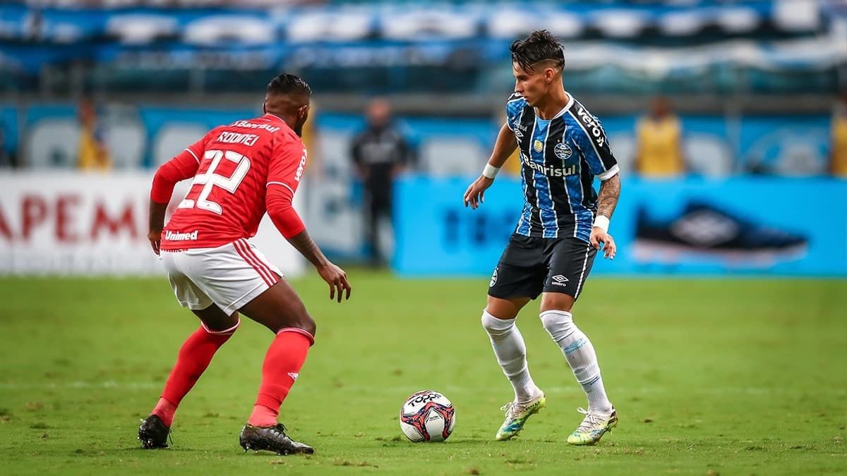 O clássico GreNal, disputado entre Grêmio e Internacional, é um dos maiores e mais acirrados duelos do futebol brasileiro
