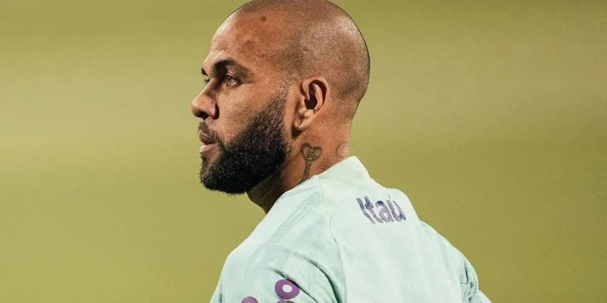 O companheiro de cela de Daniel Alves na Espanha fez revelações sobre o jogador que podem impressionar