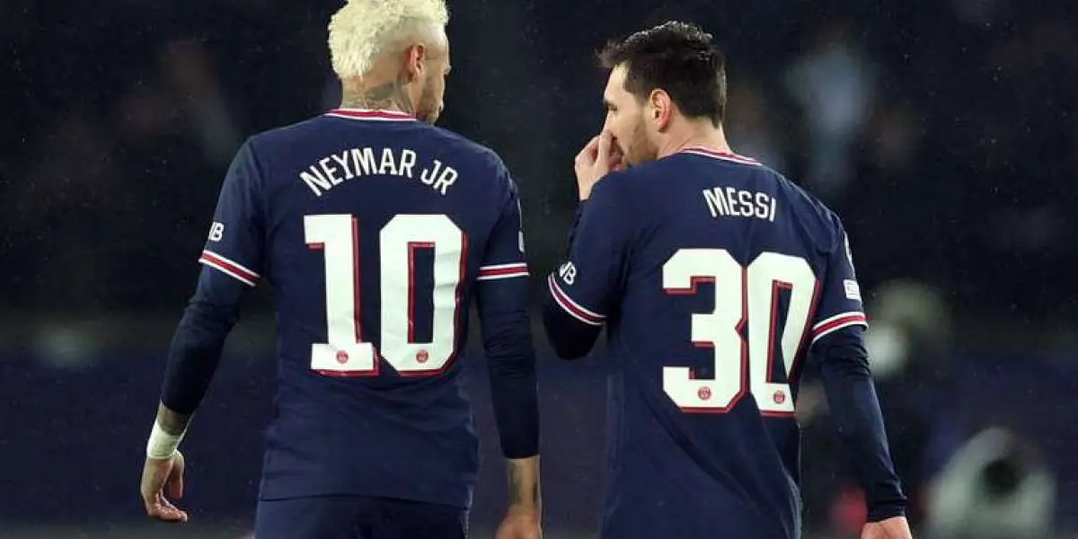 O craque brasileiro compartilhou sua alegria nas redes sociais com um cartão postal com o grande amigo, após o empate do PSG a 1 contra o Lens.