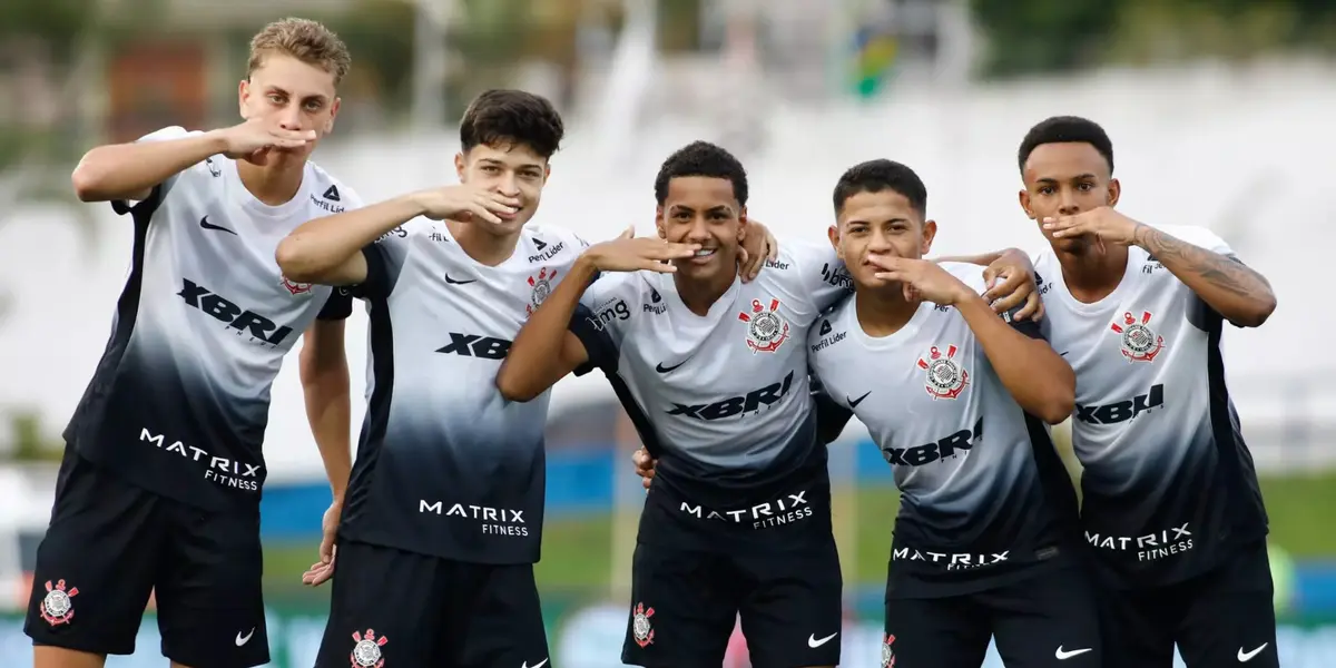 O cria do Corinthians que busca uma chance na equipe principal
