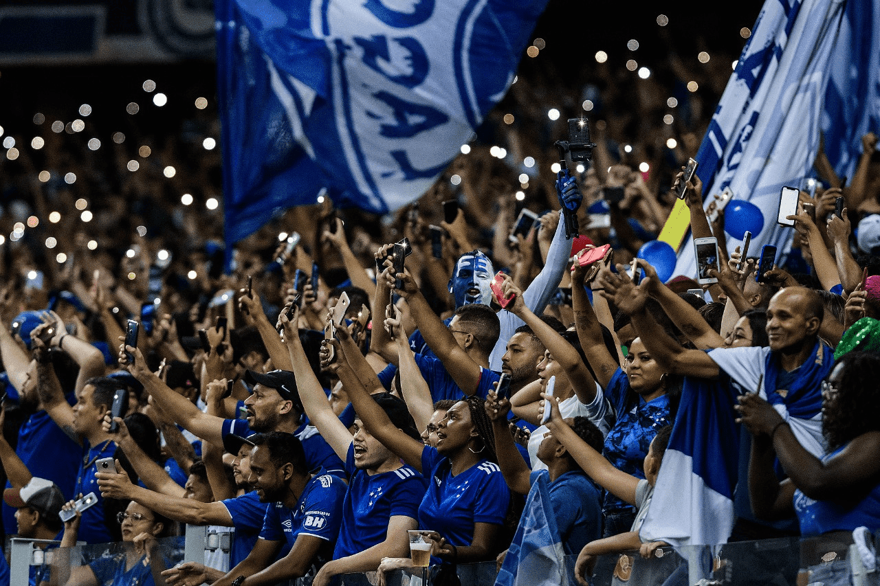 O Cruzeiro recebeu uma generosa proposta para deixar o Mineirão