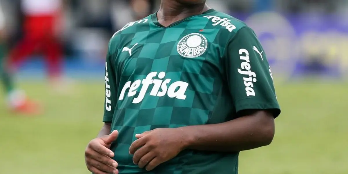 O elenco blaugrana está disposto a pagar uma cifra milionária pela contratação de Endrick, um jogador de 15 anos que brilha no baixo Palmeiras.