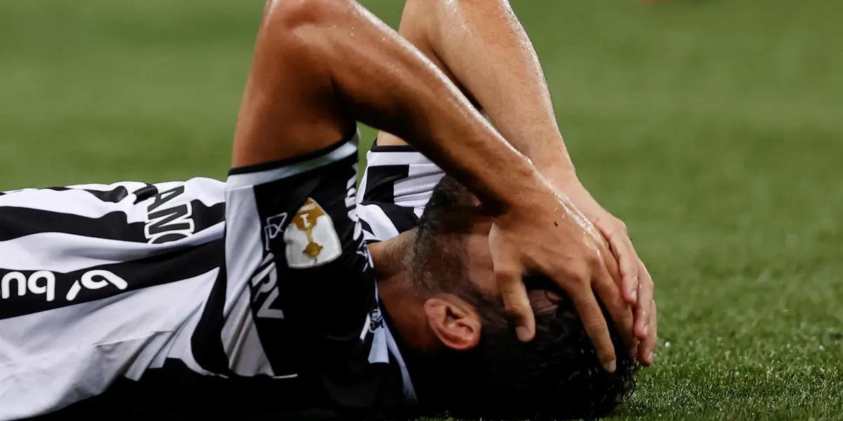 O ex-atacante do Atlético de Madrid ou Chelsea rescindiu contrato com o 'Galo', embora de acordo com avanços do Brasil ele poderia ficar no país, mas em outro clube. Ele argumentou sua saída por motivos pessoais.