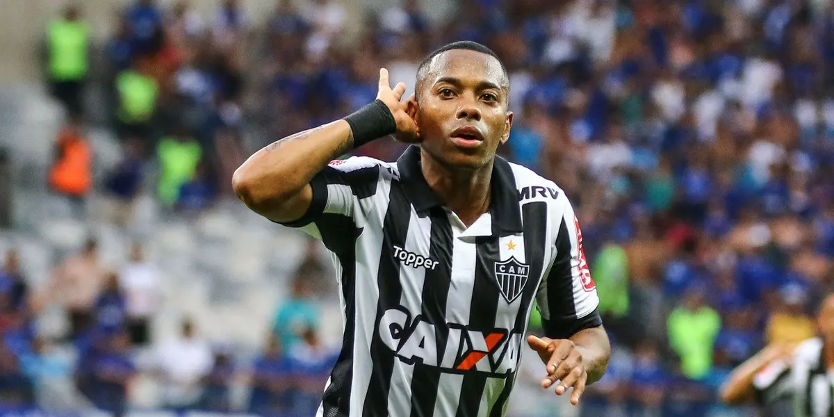 O ex-jogador Robinho, condenado a nove anos de prisão na Itália por ter realizado relações não consentidas com uma jovem em 2013, reclama