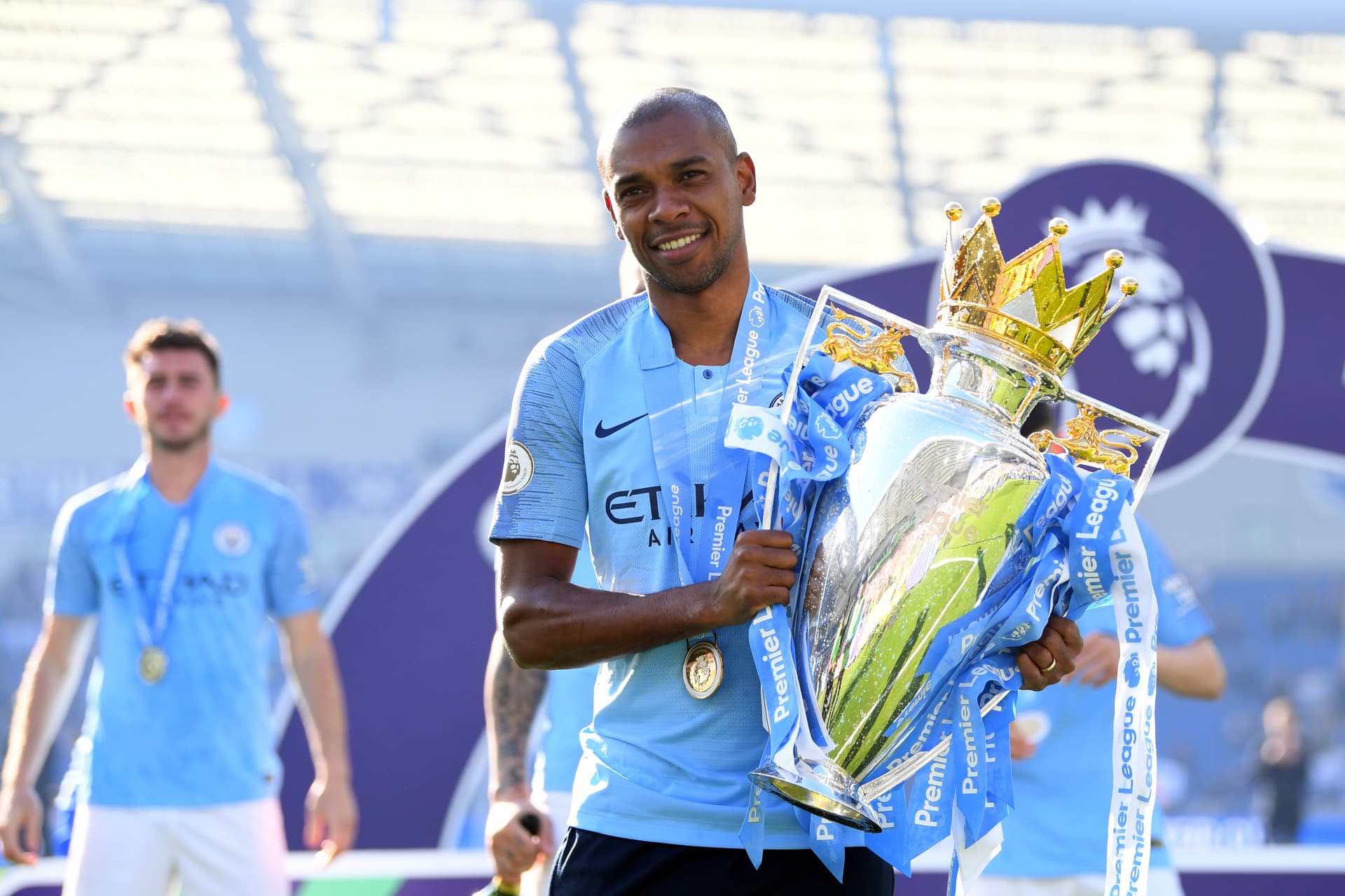 O ex-Manchester City retornará ao Brasil após 17 anos